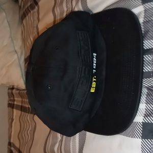 Selling supreme hat